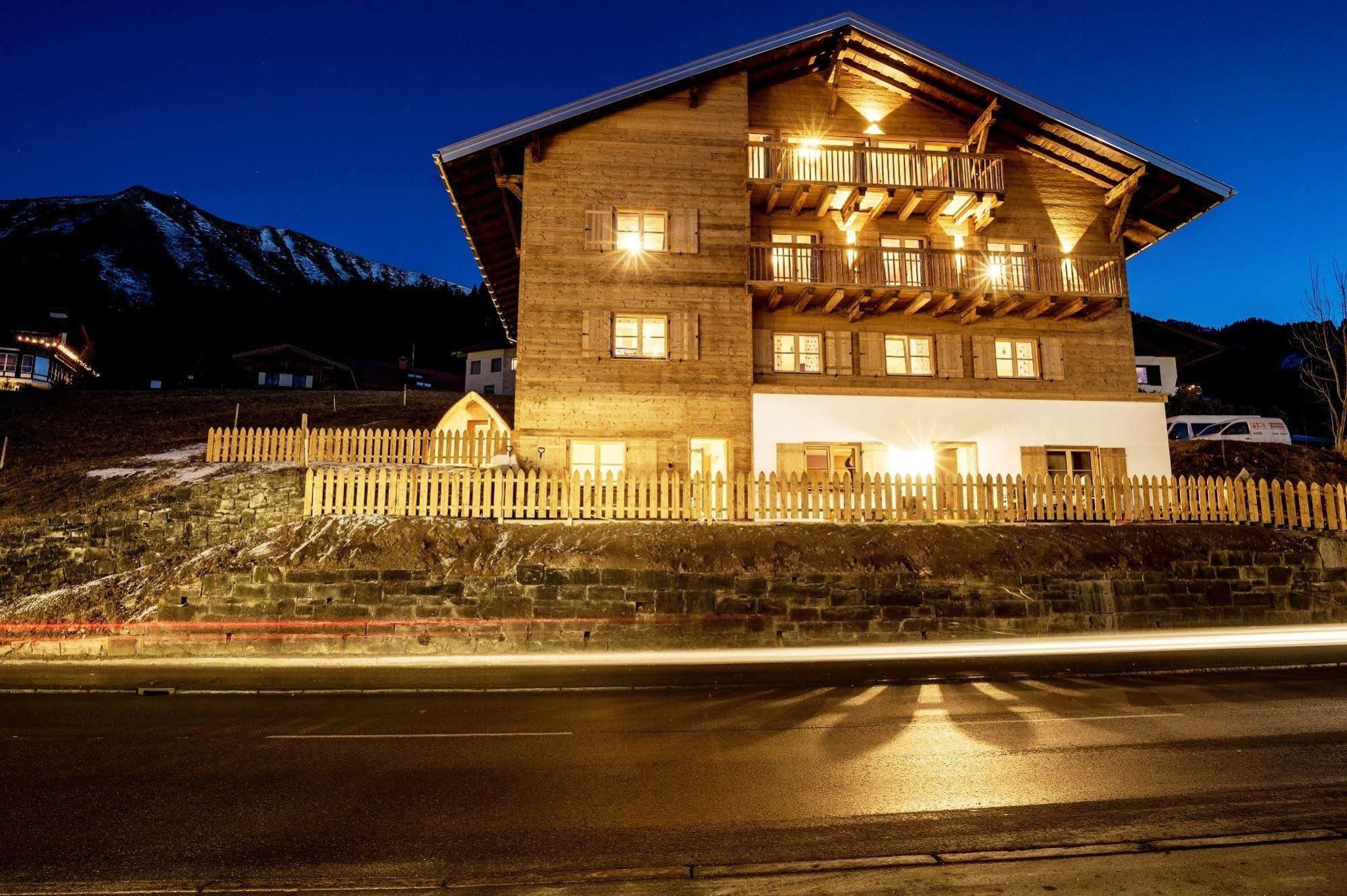 Alpen Select Lodge Kleinwalsertal Riezlern Exteriör bild